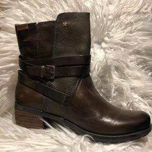 Pikolinos Leather Boots